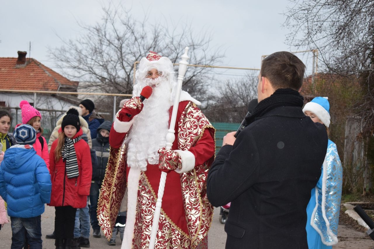 tradicionnyj novogodnij utrennik 01