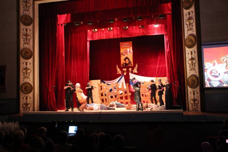 torzhestvennyy_koncert_dlya_veteranov_v_dofe_07_05_2016_53_web_53