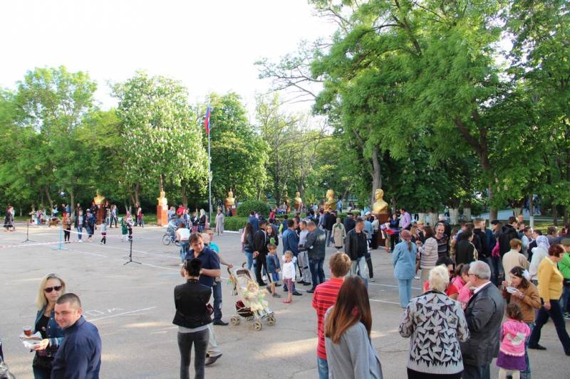 massovoe_gulyanie_polevaya_kuhnya_09_05_2016_02_web_02